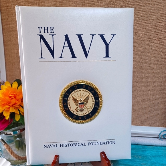 The Navy Naval Historical Foundation United States Navy Leather Bound 2012 Editi - Picture 1 of 16